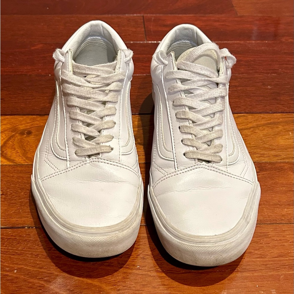 Vans men's old skool white leather.